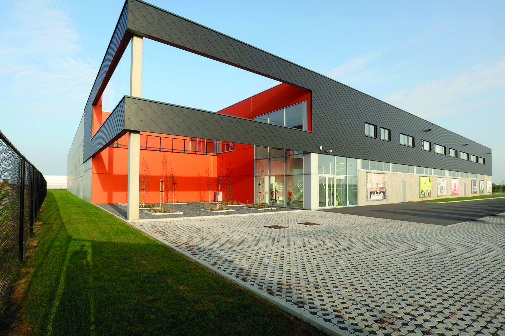 Willy Naessens - Industriebouw - Cavaleda
