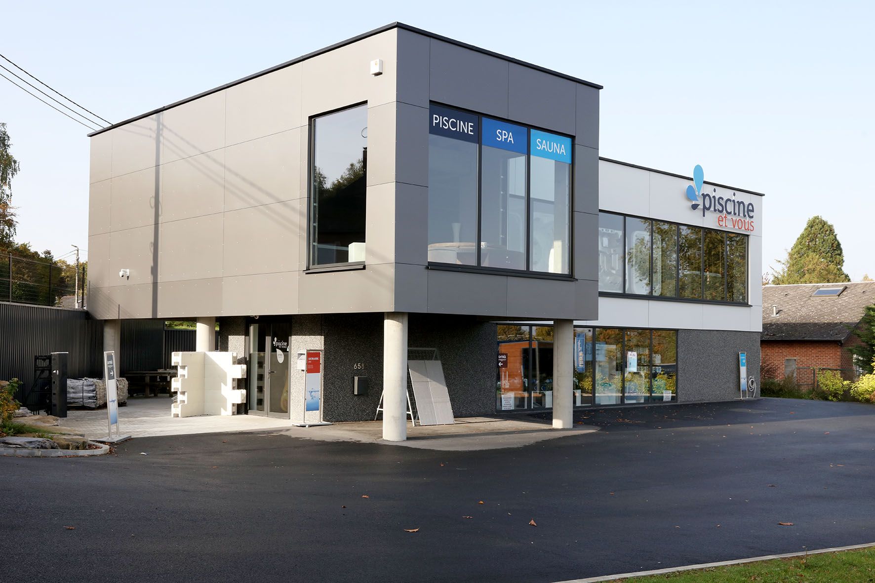 Willy Naessens - Industriebouw - Piscines et Vous