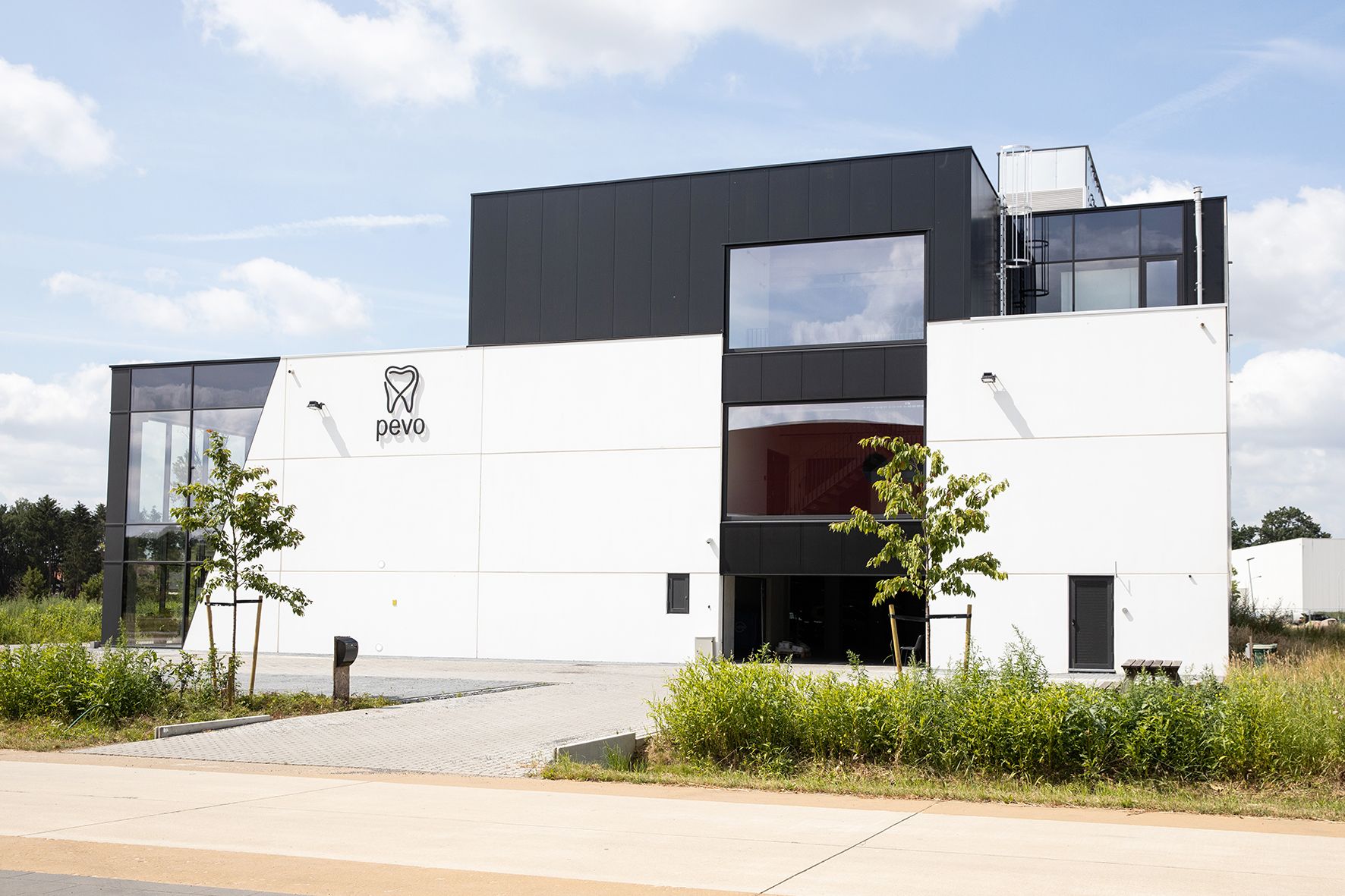 Willy Naessens - Industriebouw - Pevo-Dinkels